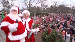 Santa arrives at Yankee Candle every December!